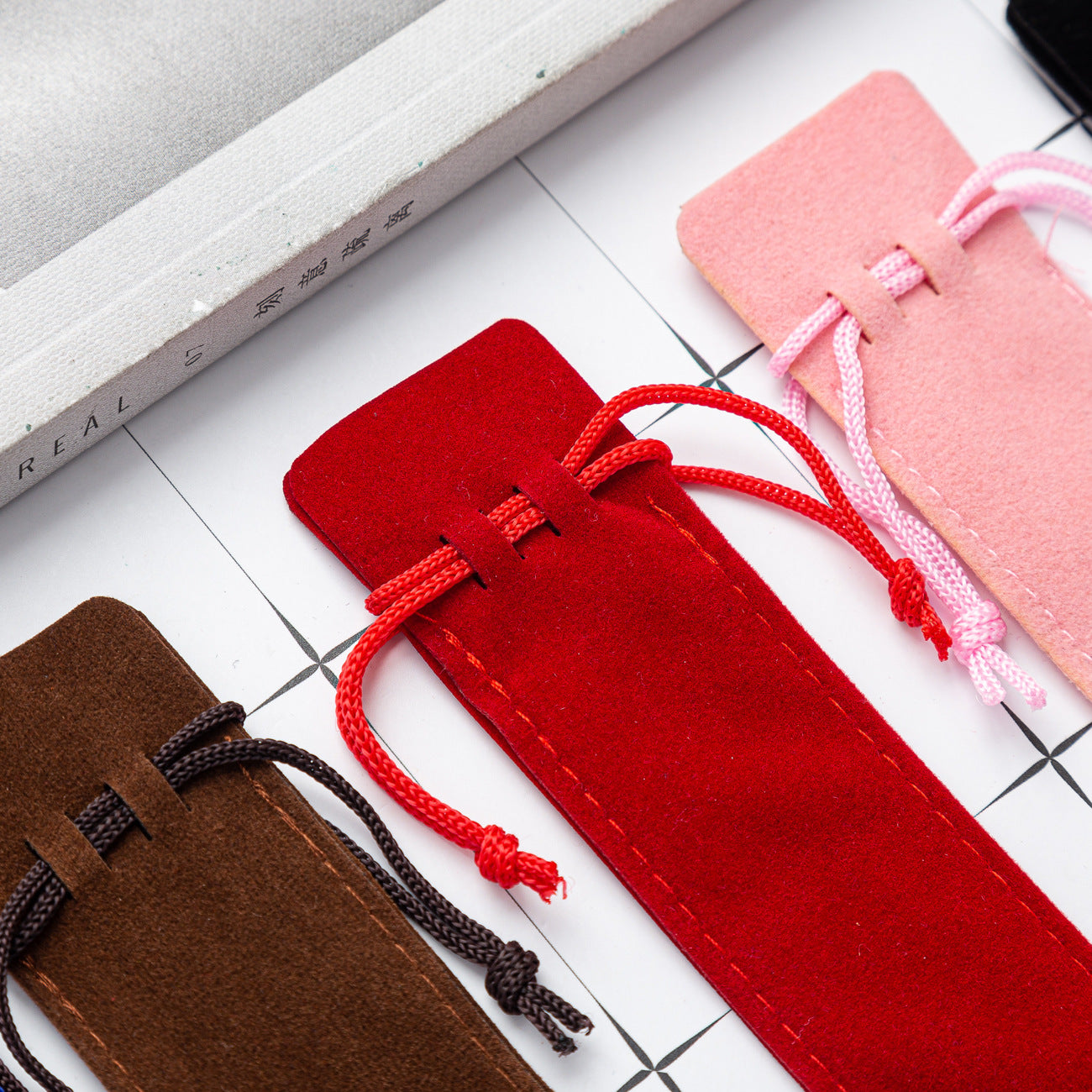 Crystal pen flannel pencil case