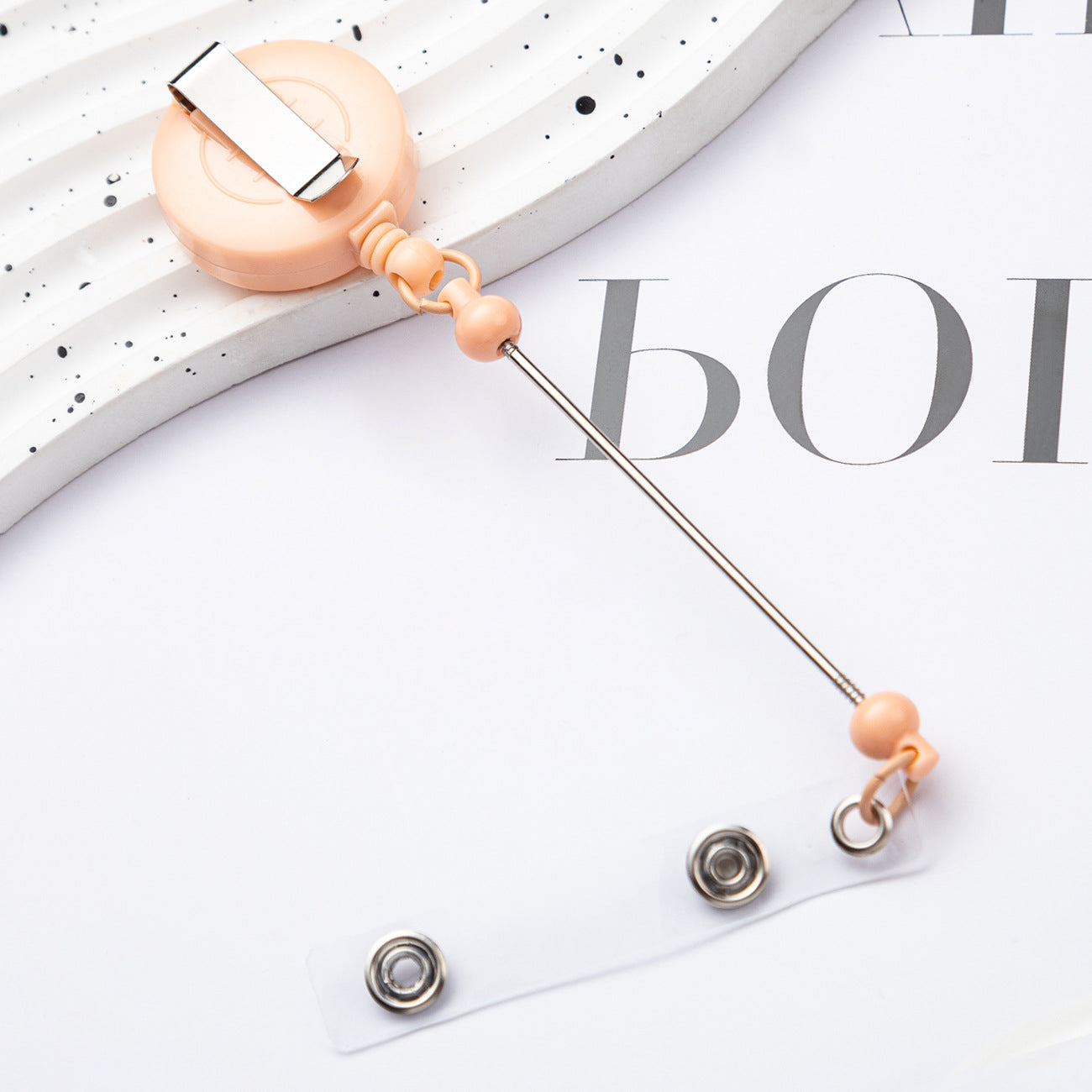 Card sleeve telescopic easy-to-pull buckle