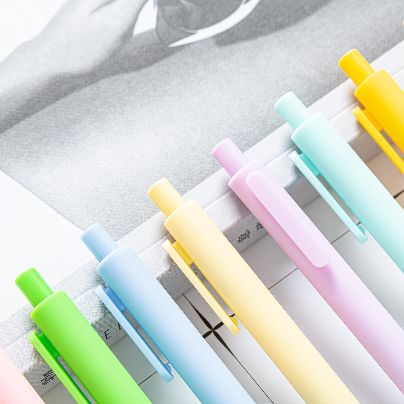 Press the plastic pen to print the logo creative candy, wholesale