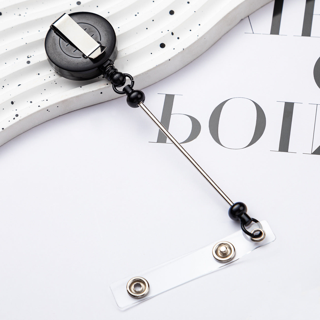 Card sleeve telescopic easy-to-pull buckle